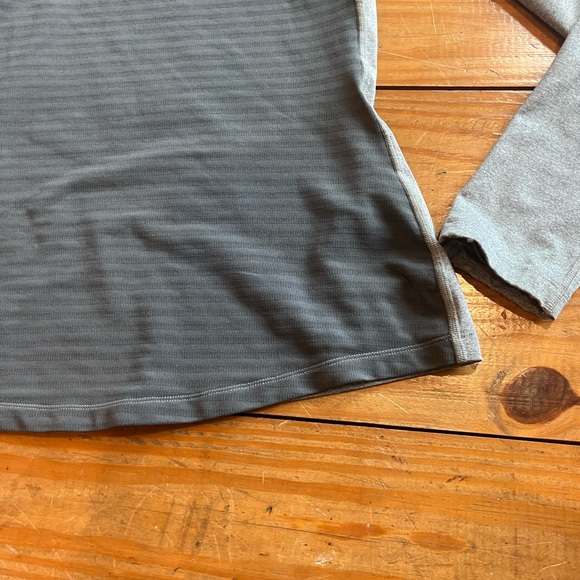 (335) NIKE DRI-FIT TOP - Picture 6 of 16